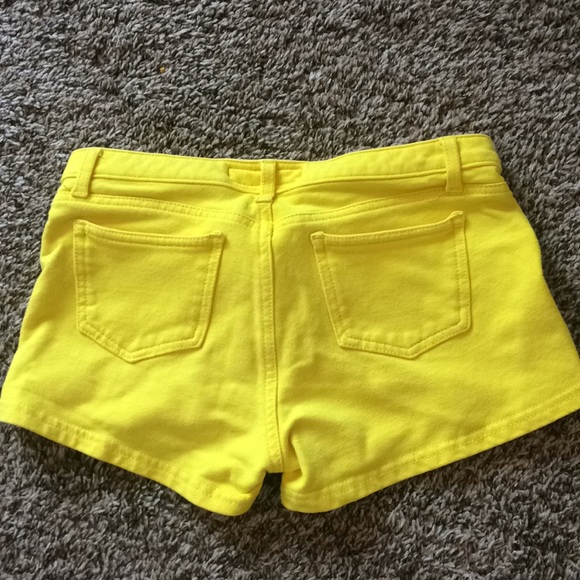 Yellow shorts - Picture 2 of 2
